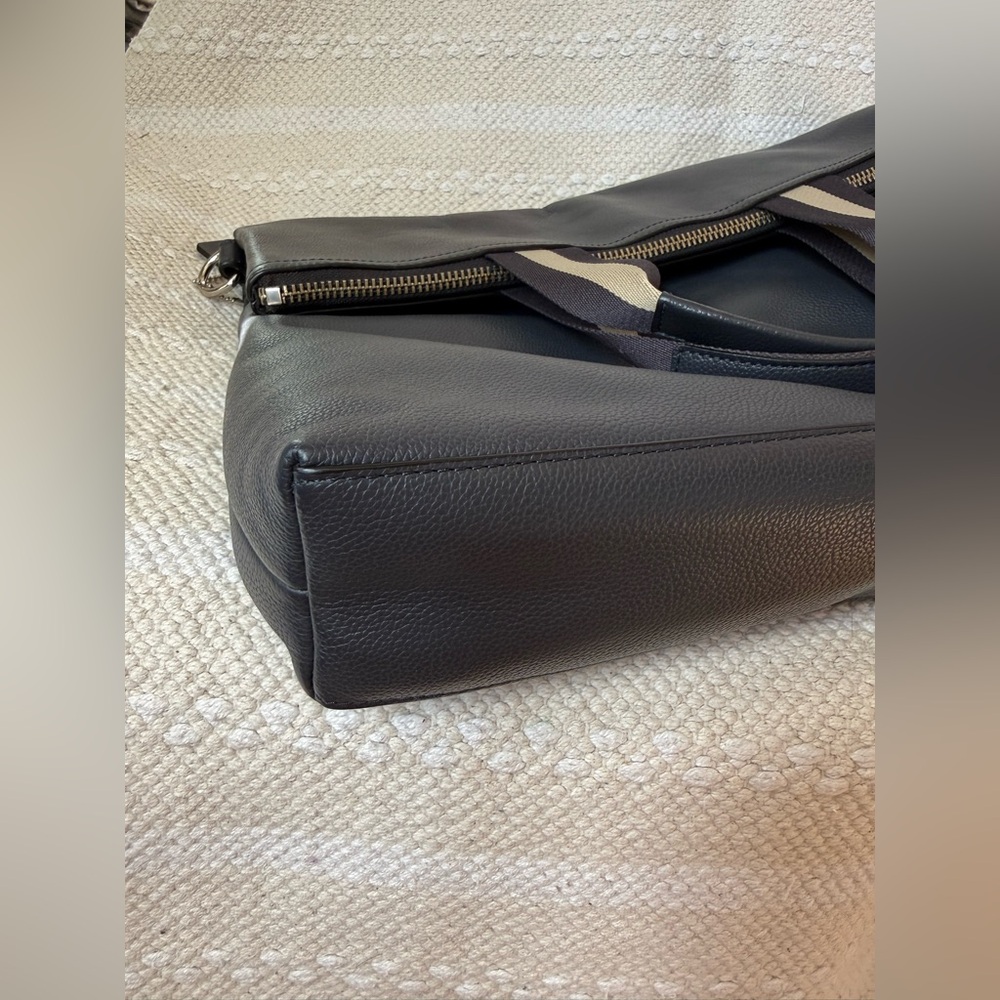 Coach F54759 Charles Foldover Tote in gray Leather - Picture 10 of 10